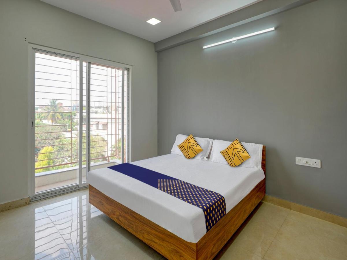 Spot On Helloworld Castle Prague Bangalore Luaran gambar