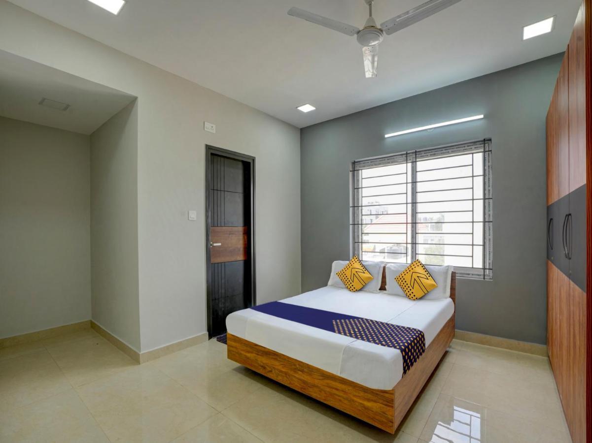 Spot On Helloworld Castle Prague Bangalore Luaran gambar