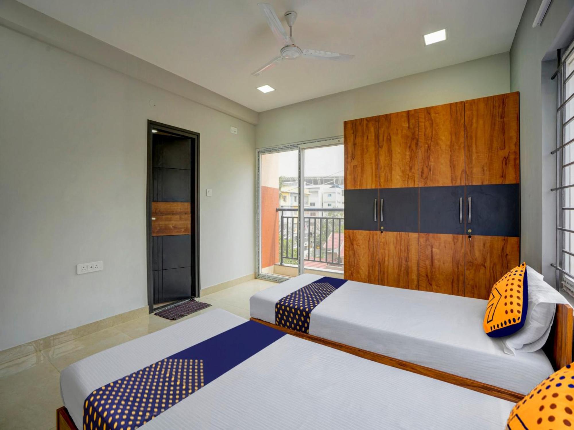 Spot On Helloworld Castle Prague Bangalore Luaran gambar