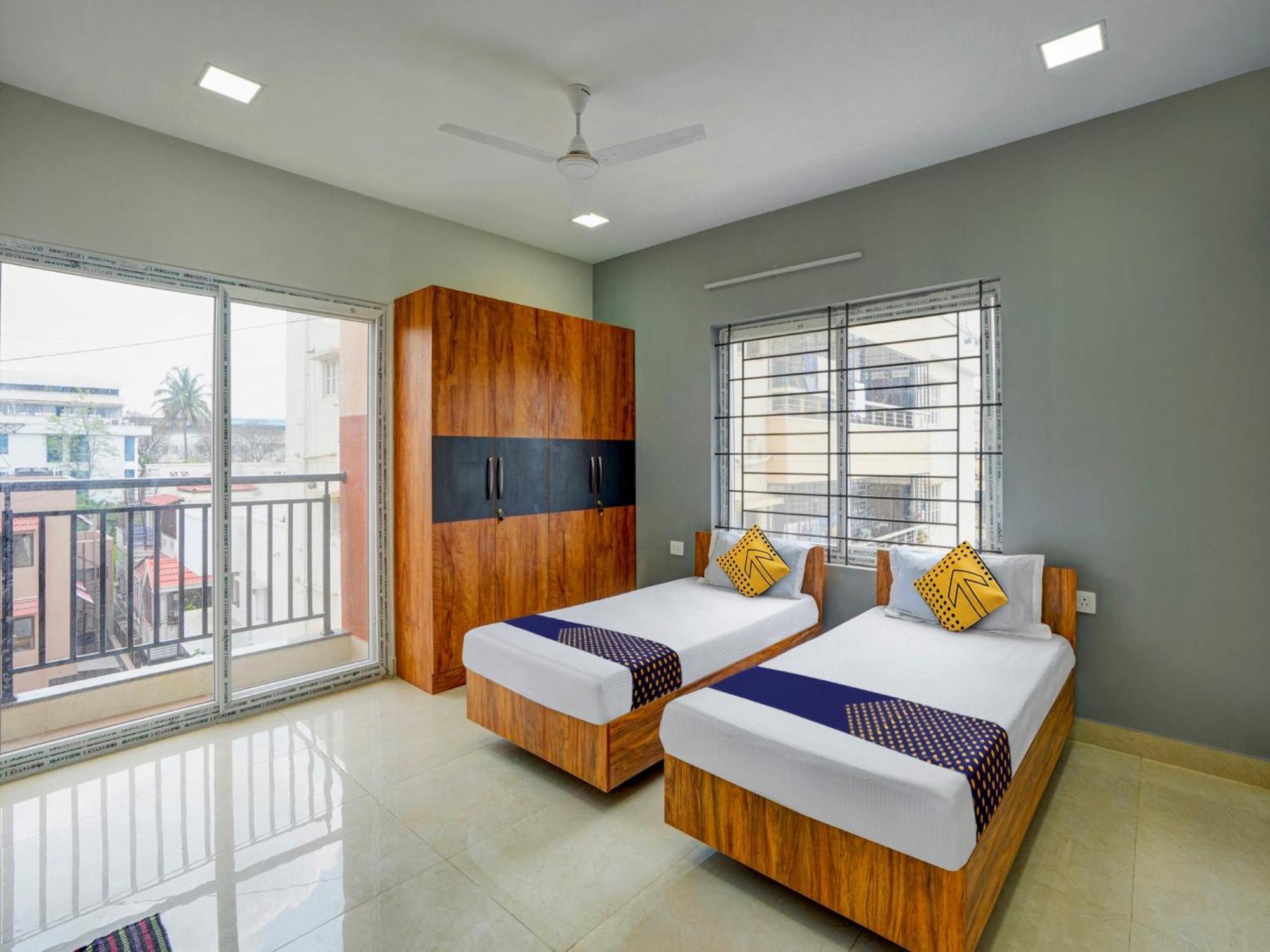 Spot On Helloworld Castle Prague Bangalore Luaran gambar