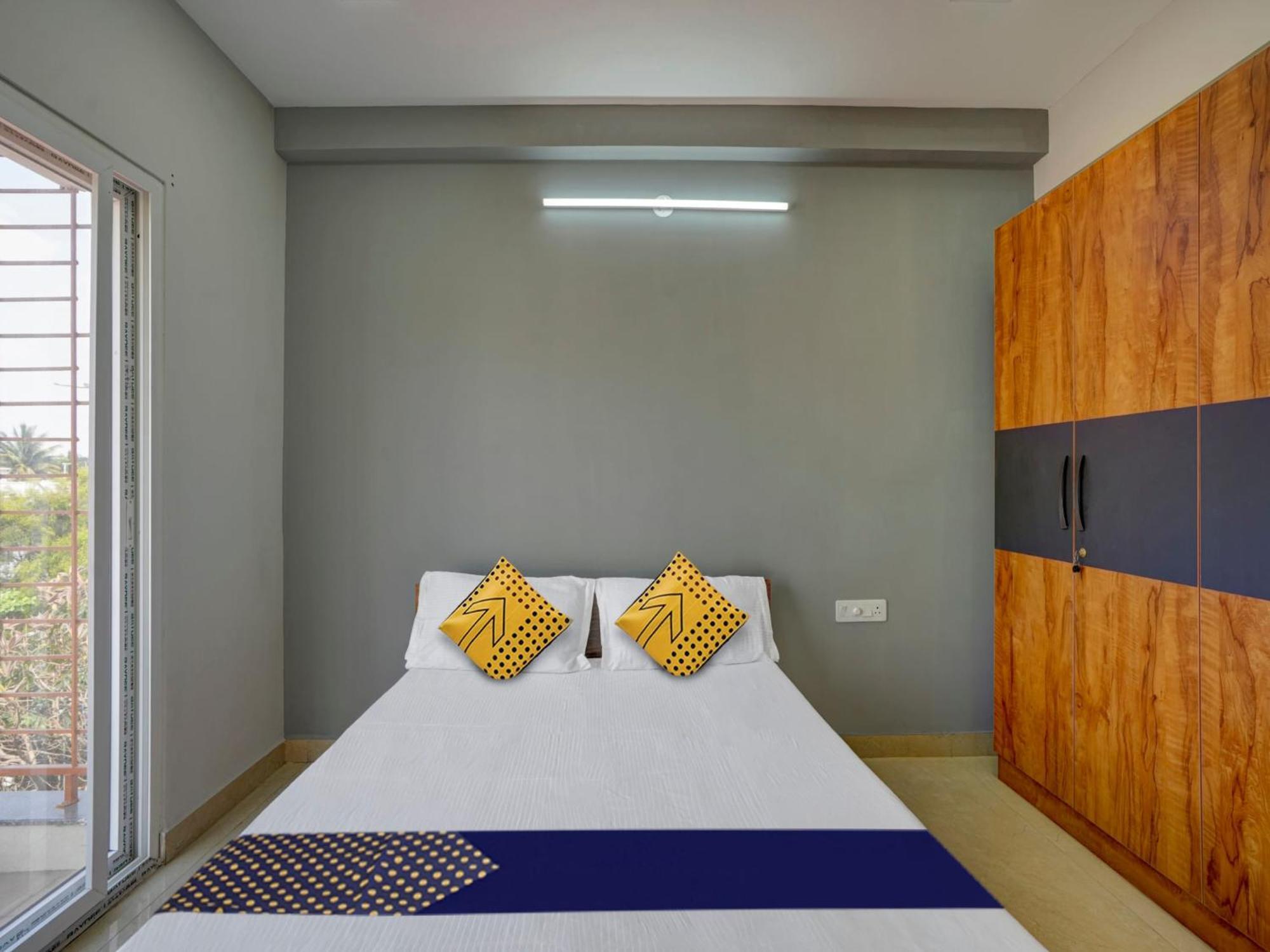 Spot On Helloworld Castle Prague Bangalore Luaran gambar