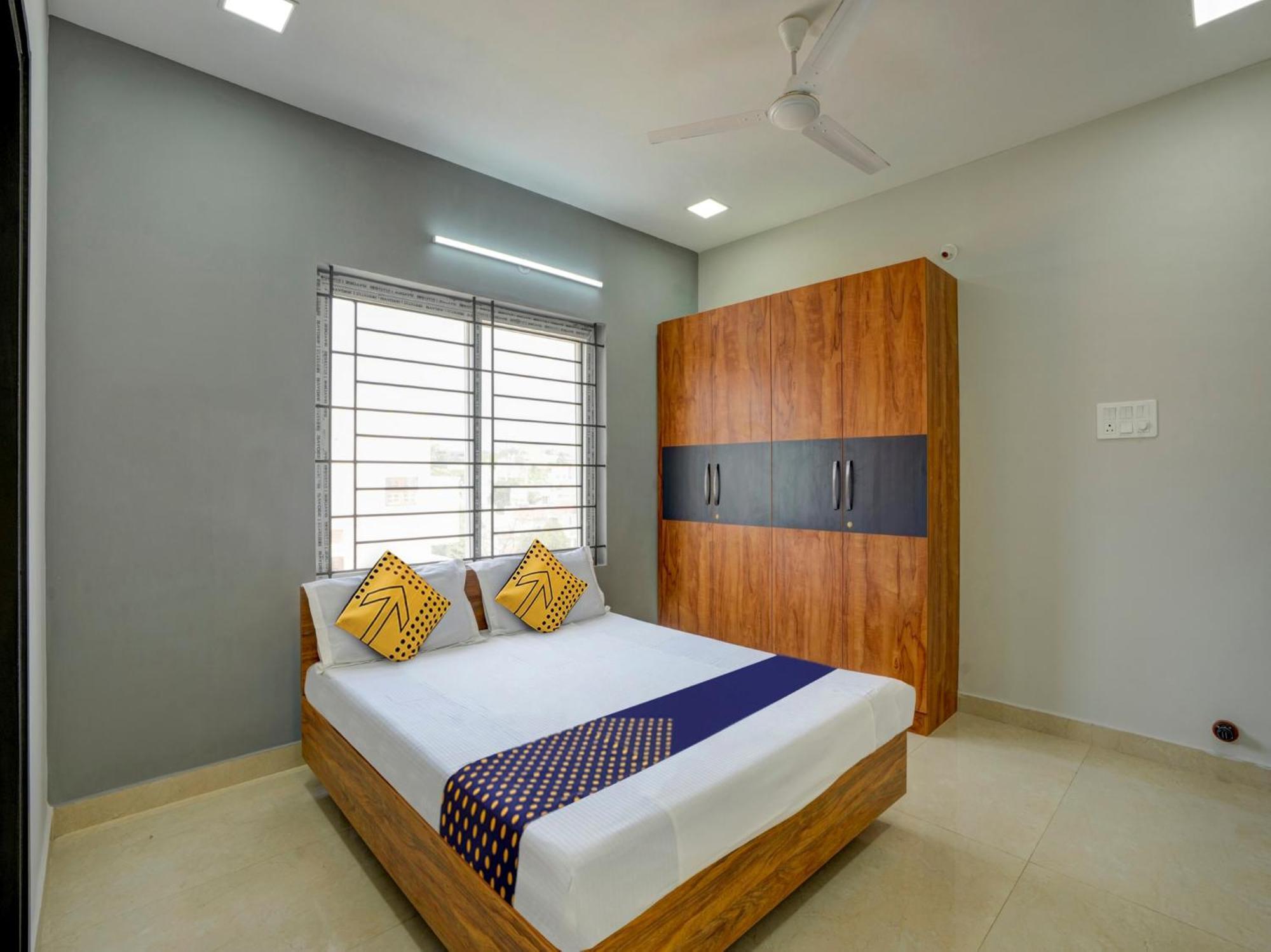 Spot On Helloworld Castle Prague Bangalore Luaran gambar